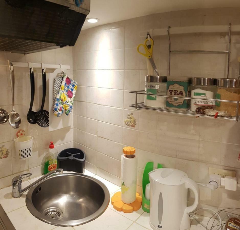 Giovanni S Little House Катания Екстериор снимка
